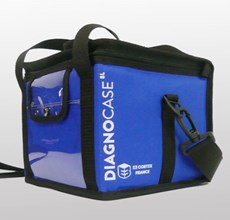 Torba izolowana sztywna do transportu próbek biologicznych, w tym krwi