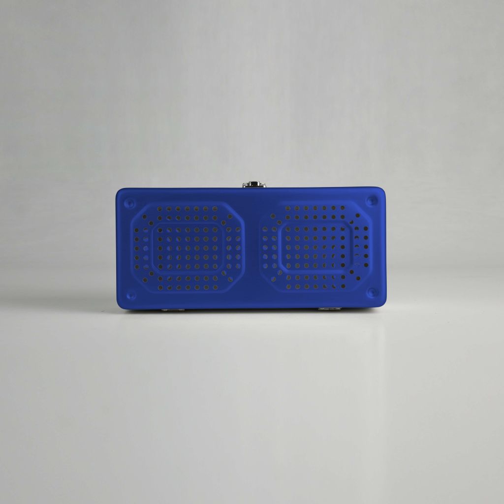 Containers for sterilisation of implants - 4