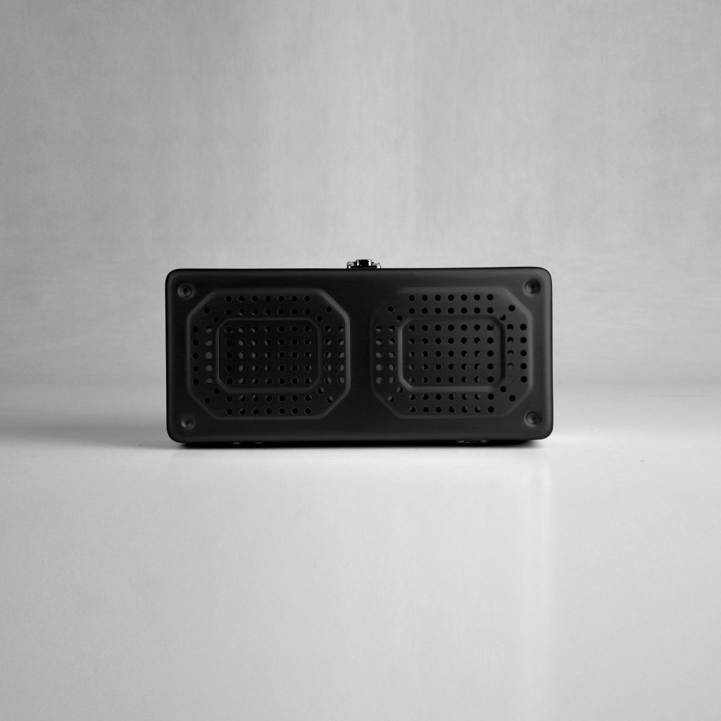 Containers for sterilisation of implants - 7