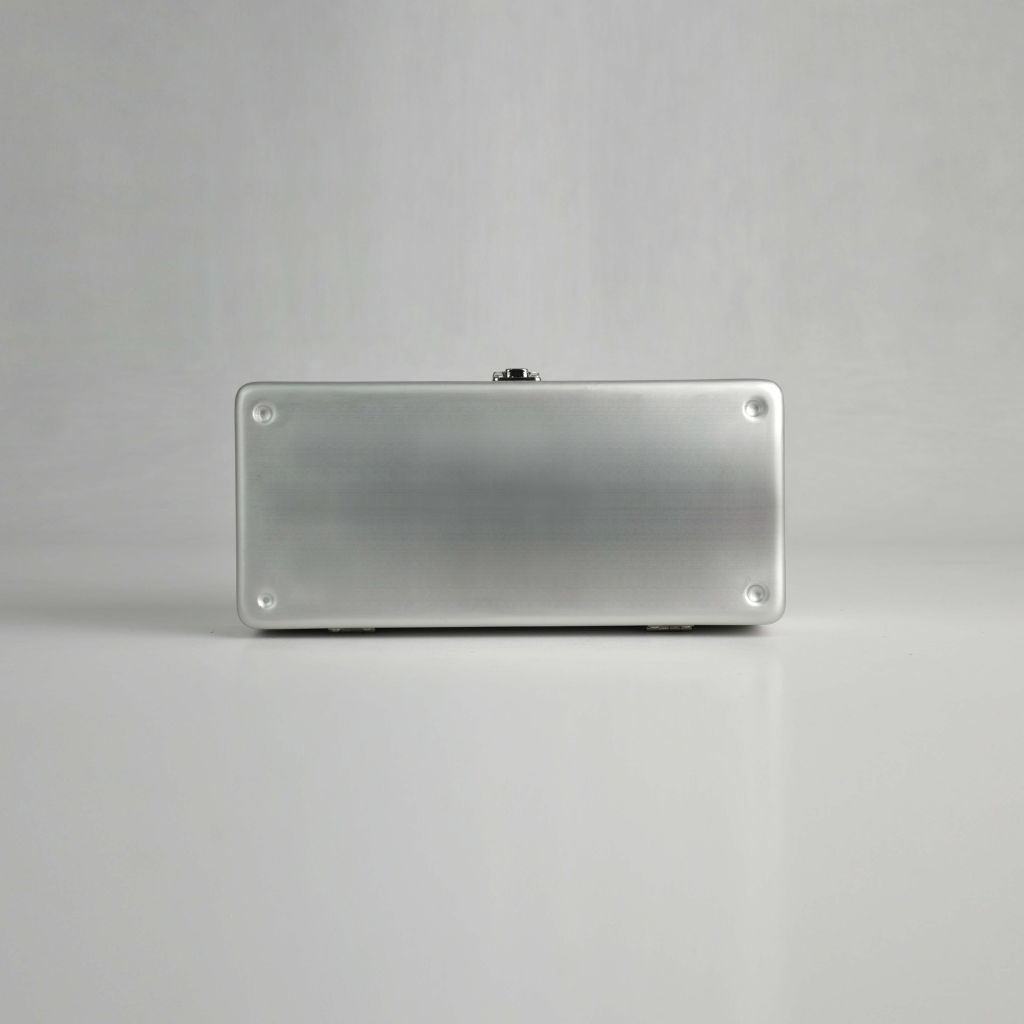 Containers for sterilisation of implants - 10