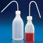 Nakrętka z rurką wylewową do tryskawki