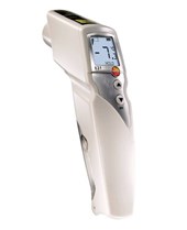 Testo 831 thermometer with 2-point laser viewfinder