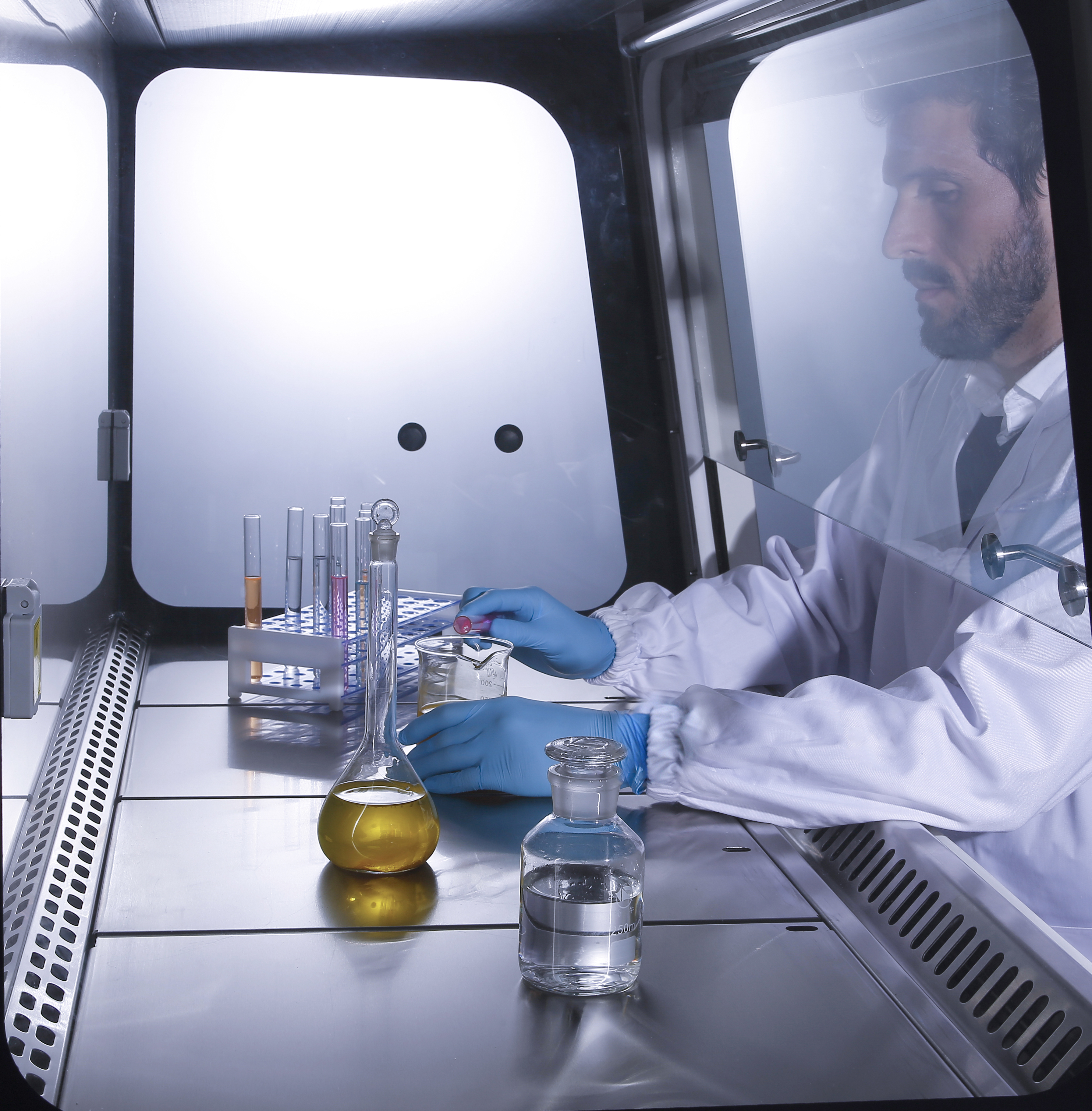 Komory laminarne Bio II Advance Plus II klasy bezpieczeństwa z ręczym przesuwaniem szyby frontowej - 5